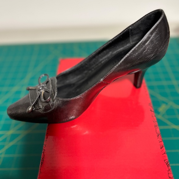 Shoes - Picture 2 of 5